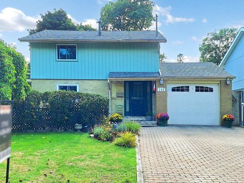 Photo 2 at 102 Botany Hill Road, Morningside, Toronto