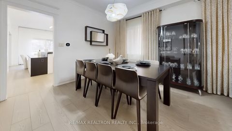 Photo 4 at 86 Eagle Peak Drive, Westbrook, Richmond Hill