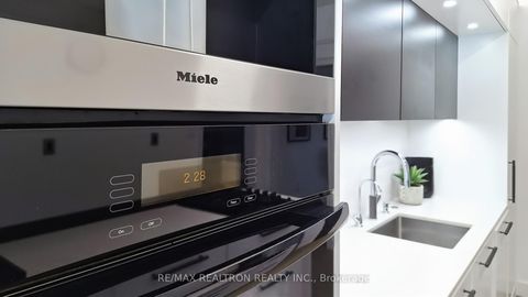 Photo 9 at 86 Eagle Peak Drive, Westbrook, Richmond Hill