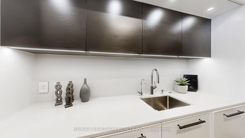 Photo 14 at 86 Eagle Peak Drive, Westbrook, Richmond Hill