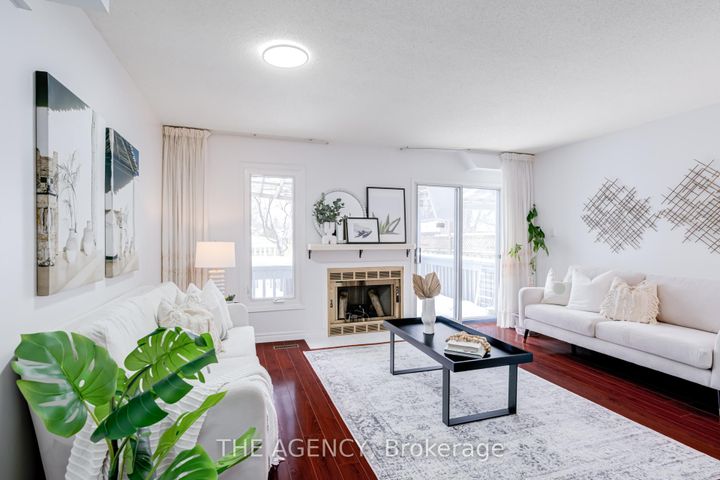 Photo 4 at 142 Greenbrae Circuit, Woburn, Toronto
