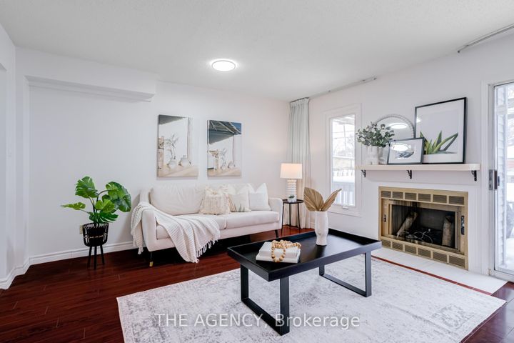 Photo 7 at 142 Greenbrae Circuit, Woburn, Toronto