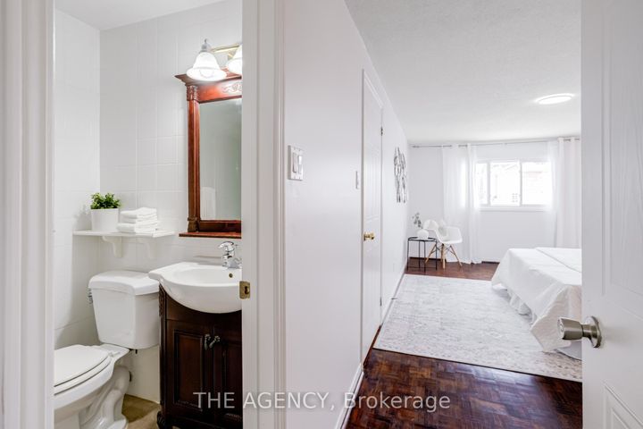 Photo 15 at 142 Greenbrae Circuit, Woburn, Toronto