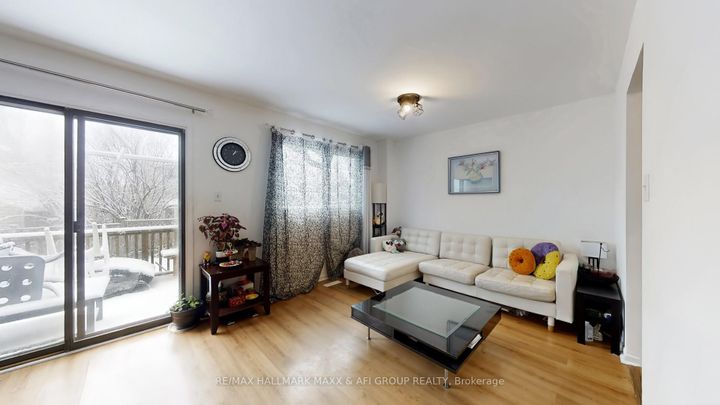 Photo 7 at 13 Don Head Village Boulevard, North Richvale, Richmond Hill