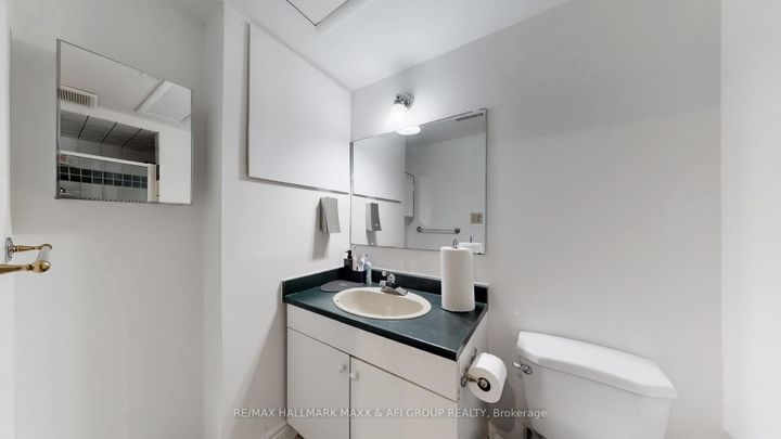 Photo 38 at 13 Don Head Village Boulevard, North Richvale, Richmond Hill