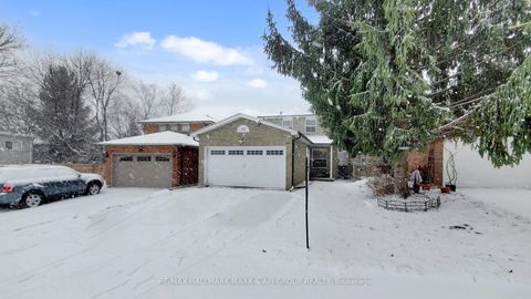 Photo 1 at 13 Don Head Village Boulevard, North Richvale, Richmond Hill