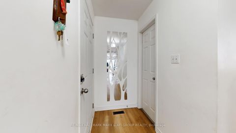 Photo 4 at 13 Don Head Village Boulevard, North Richvale, Richmond Hill