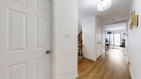 Photo 5 at 13 Don Head Village Boulevard, North Richvale, Richmond Hill