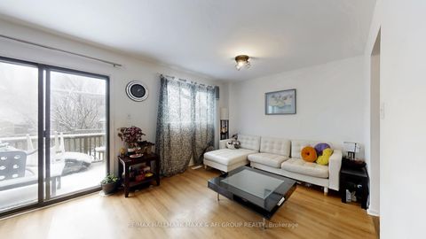 Photo 7 at 13 Don Head Village Boulevard, North Richvale, Richmond Hill