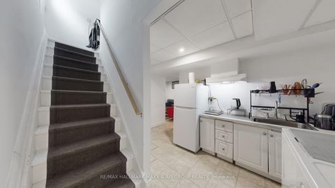 Photo 31 at 13 Don Head Village Boulevard, North Richvale, Richmond Hill