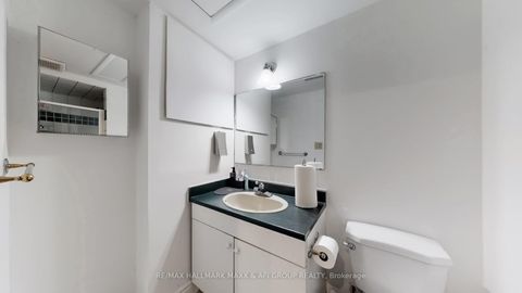 Photo 38 at 13 Don Head Village Boulevard, North Richvale, Richmond Hill