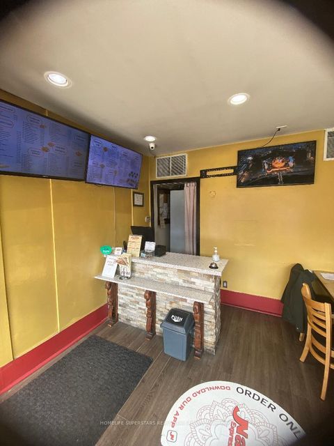 Photo 3 at 1753 Avenue Road E, Nortown, Toronto