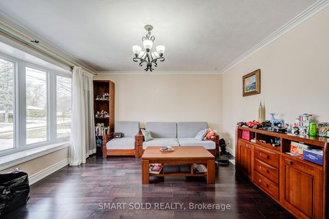 Photo 6 at 438 Marybay Crescent, Crosby, Richmond Hill