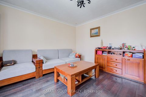 Photo 7 at 438 Marybay Crescent, Crosby, Richmond Hill