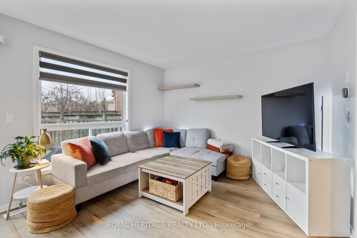 Photo 8 at 1251 Quest Circle, Meadowvale Village, Mississauga