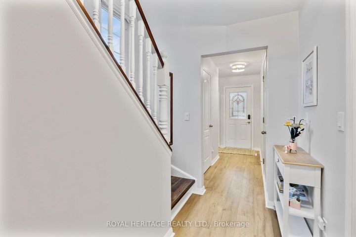 Photo 9 at 1251 Quest Circle, Meadowvale Village, Mississauga