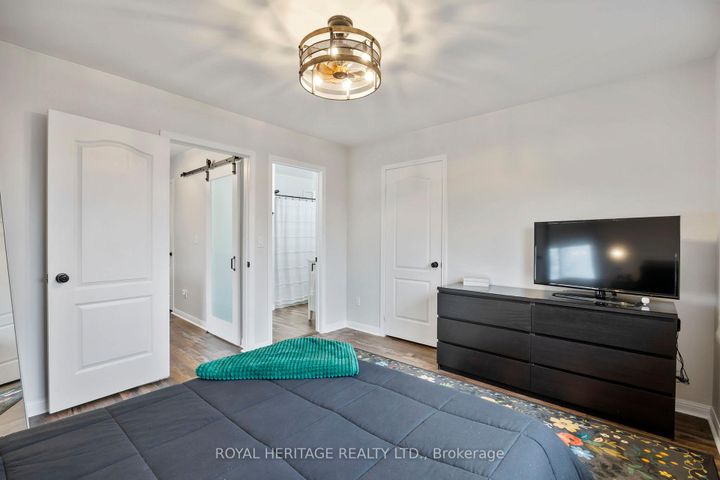 Photo 12 at 1251 Quest Circle, Meadowvale Village, Mississauga