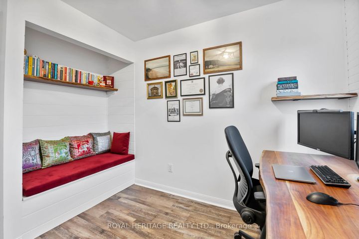 Photo 17 at 1251 Quest Circle, Meadowvale Village, Mississauga