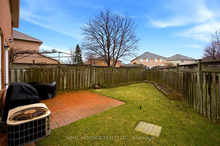 Photo 22 at 1251 Quest Circle, Meadowvale Village, Mississauga