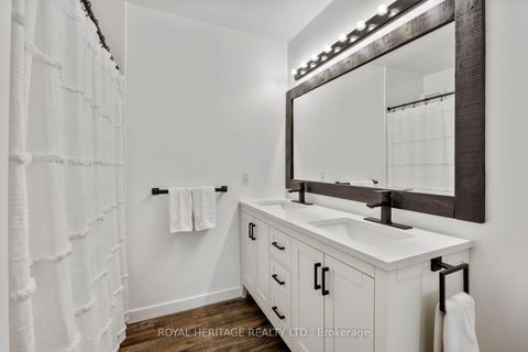 Photo 15 at 1251 Quest Circle, Meadowvale Village, Mississauga