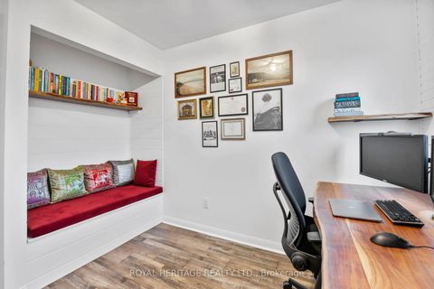 Photo 17 at 1251 Quest Circle, Meadowvale Village, Mississauga