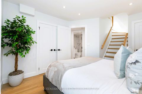 Photo 8 at 19 - 232 St. George Street, Annex, Toronto