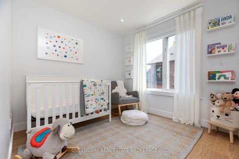 Photo 10 at 19 - 232 St. George Street, Annex, Toronto