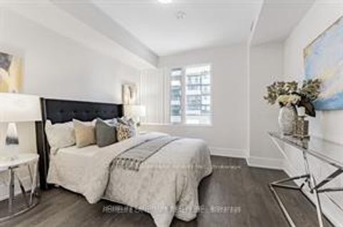 Photo 13 at 914 - 480 Front Street W, Waterfront Communities C1, Toronto