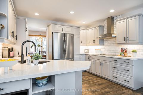 Photo 11 at 154 Mary Street, Creemore, Clearview