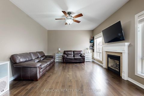 Photo 7 at 8 Brookhurst Avenue, Keswick South, Georgina