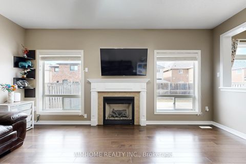 Photo 9 at 8 Brookhurst Avenue, Keswick South, Georgina