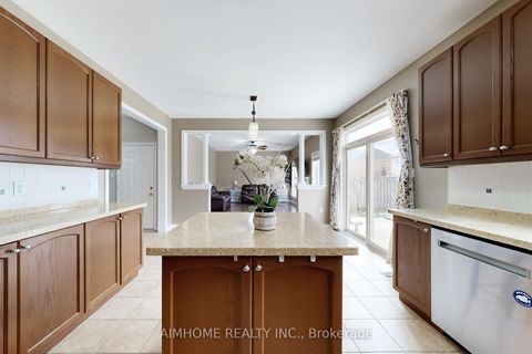 Photo 14 at 8 Brookhurst Avenue, Keswick South, Georgina