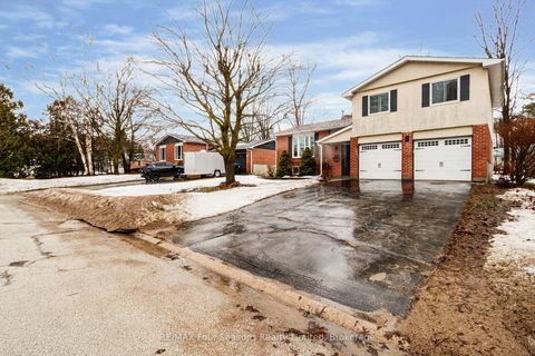 Photo 2 at 218 Datas Drive, Stayner, Clearview