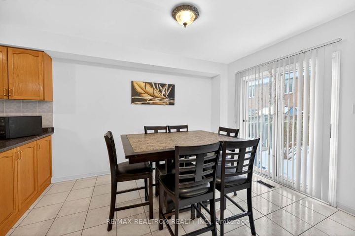 Photo 12 at 16 Pacific Wind Crescent, Wellington, Brampton