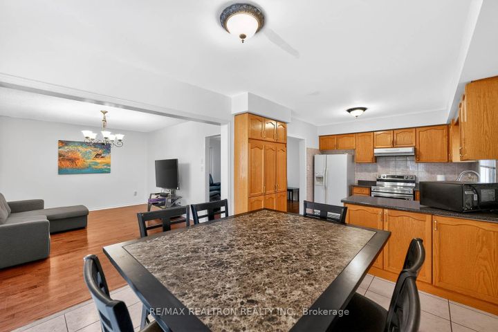 Photo 15 at 16 Pacific Wind Crescent, Wellington, Brampton