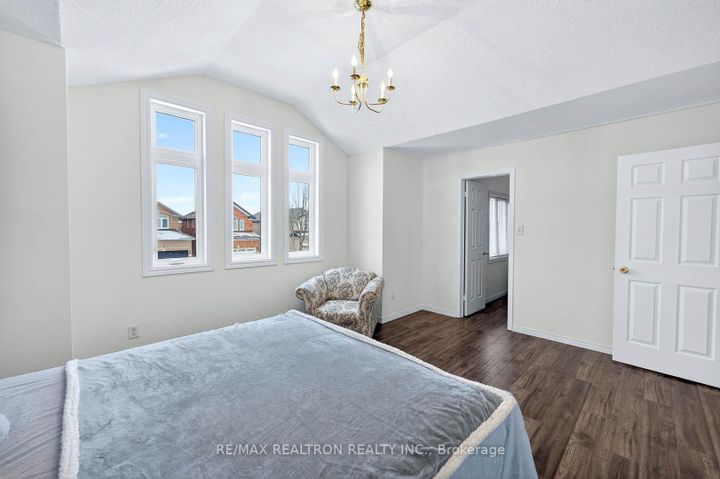 Photo 28 at 16 Pacific Wind Crescent, Wellington, Brampton