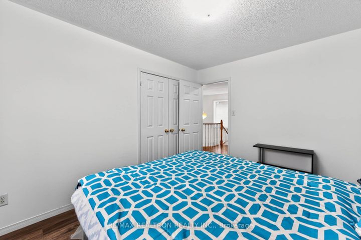 Photo 30 at 16 Pacific Wind Crescent, Wellington, Brampton