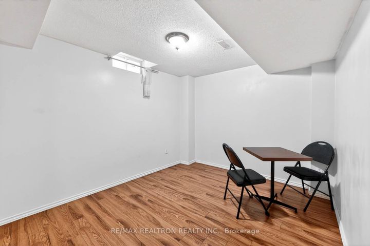 Photo 45 at 16 Pacific Wind Crescent, Wellington, Brampton