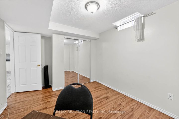 Photo 46 at 16 Pacific Wind Crescent, Wellington, Brampton