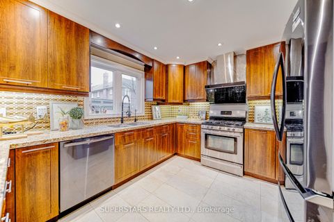 Photo 6 at 75 Rockwood Crescent, Beverley Glen, Vaughan