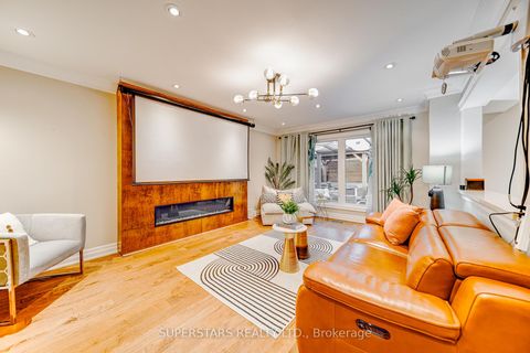 Photo 11 at 75 Rockwood Crescent, Beverley Glen, Vaughan