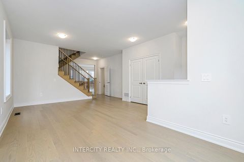 Photo 7 at 51 Bostock Drive, Keswick South, Georgina