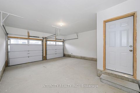 Photo 10 at 51 Bostock Drive, Keswick South, Georgina