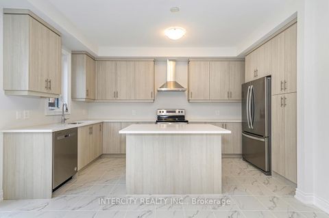 Photo 16 at 51 Bostock Drive, Keswick South, Georgina