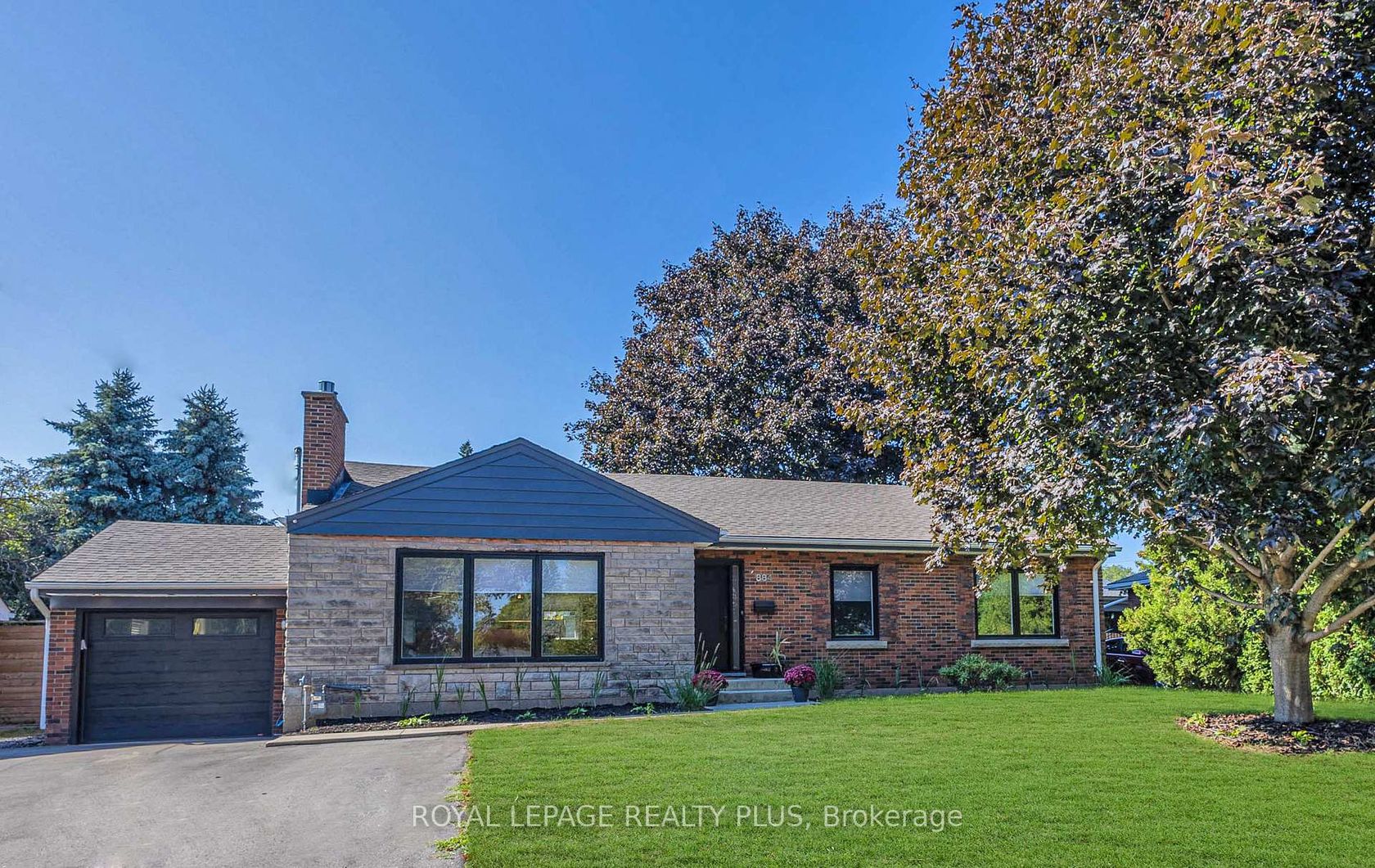 884 Eagle Drive, LaSalle, Burlington 