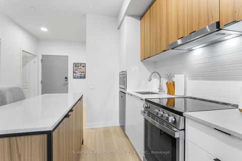 Photo 11 at A719 - 30 Upper Mall Way, Brownridge, Vaughan