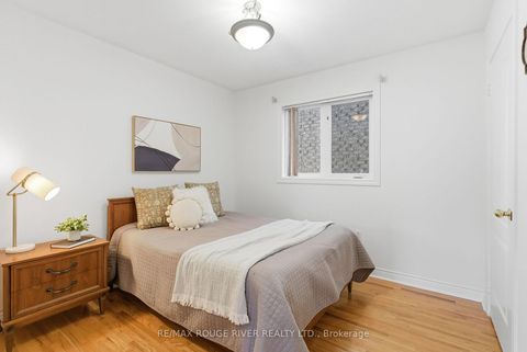 Photo 9 at 36 Tormina Boulevard, Taunton North, Whitby