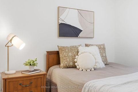 Photo 10 at 36 Tormina Boulevard, Taunton North, Whitby