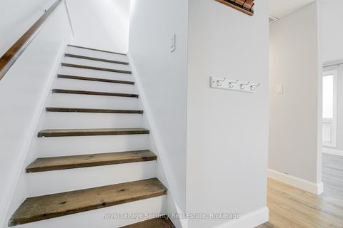 Photo 6 at 32 Wilson Court, Allandale, Barrie