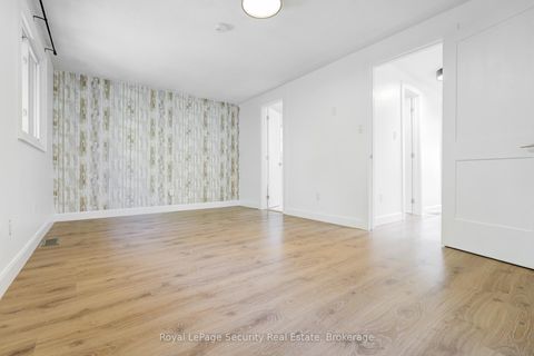 Photo 10 at 32 Wilson Court, Allandale, Barrie